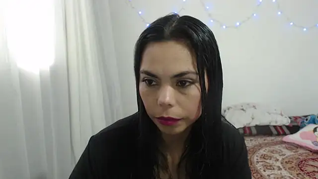 ms megan shadow online show from December 18, 8:15 pm