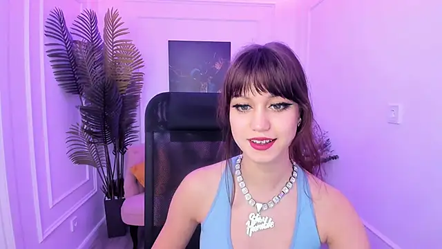 TiffanyYounge online show from November 4, 4:22 am