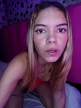 Snapshot of valeria_cash chatting on October 5, 8:40 pm valeria cash online show from October 5, 8:40 pm