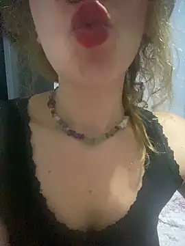 melisss2 online show from October 17, 9:17 pm