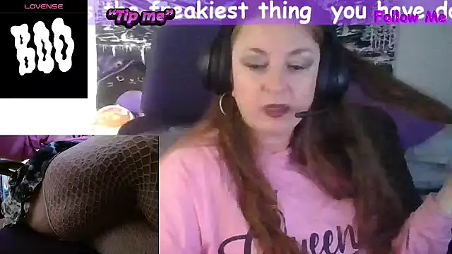 SuzieReigns1 online show from October 10, 8:30 pm