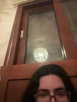luciamaria01 online show from May 17, 9:55 pm