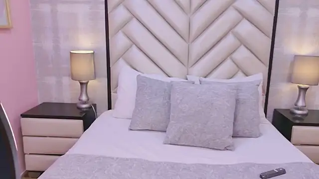 CristalShayy online show from March 30, 11:55 am