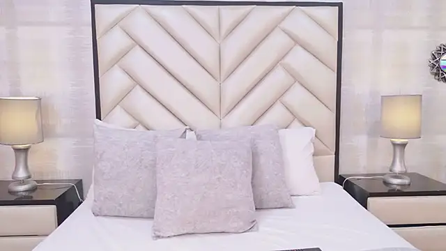 CristalShayy online show from April 6, 12:17 pm