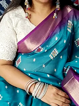 Snapshot of traditional_Jaanvi chatting on February 5, 2:54 pm traditional Jaanvi online show from February 5, 2:54 pm