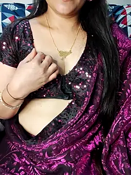 Snapshot of traditional_Jaanvi chatting on February 6, 2:42 pm traditional Jaanvi online show from February 6, 2:42 pm