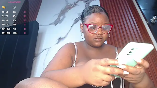 Kim Browns online show from June 25, 2:22 am
