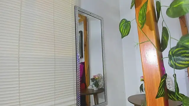 Snapshot of Candy_sweety1 chatting on May 7, 2:11 pm Candy sweety1 online show from May 7, 2:11 pm