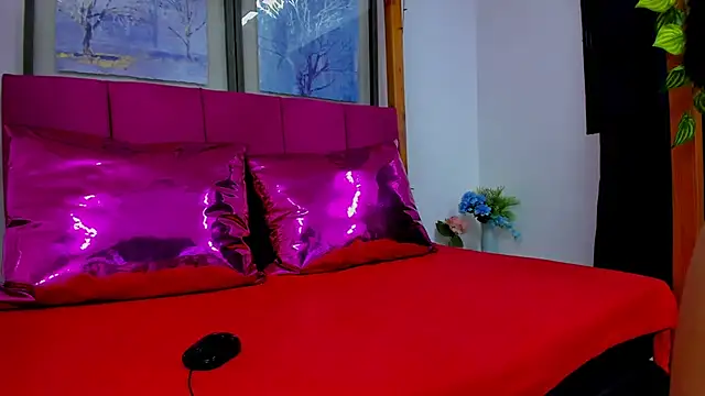 Snapshot of Candy_sweety1 chatting on June 26, 2:10 pm Candy sweety1 online show from June 26, 2:10 pm