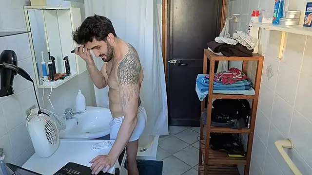 Al3xox02 online show from March 25, 1:28 pm