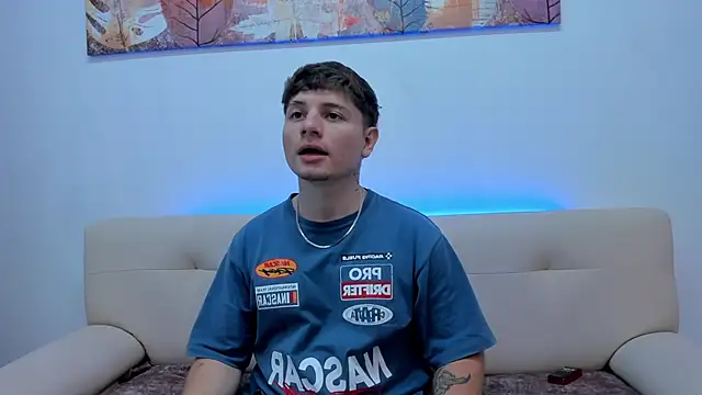 Leoo Miller online show from October 15, 9:15 pm