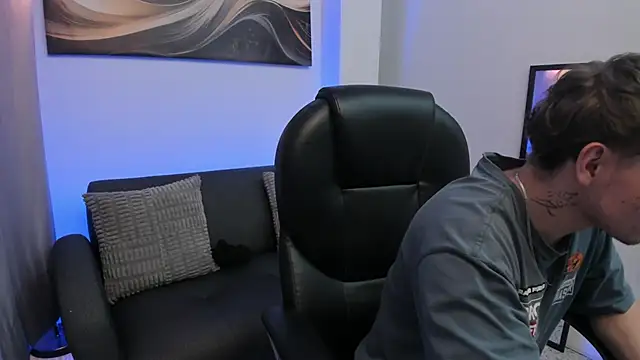 Leoo Miller online show from February 1, 4:33 am