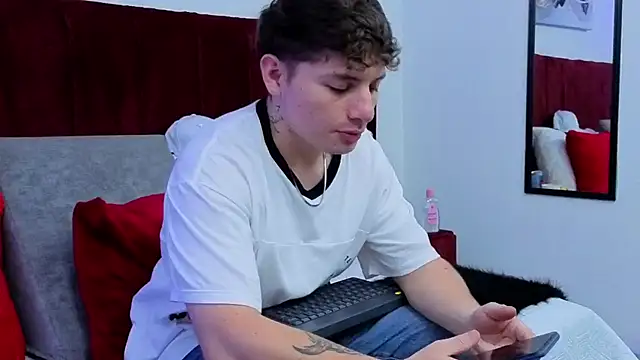 Leoo Miller online show from March 20, 4:06 am