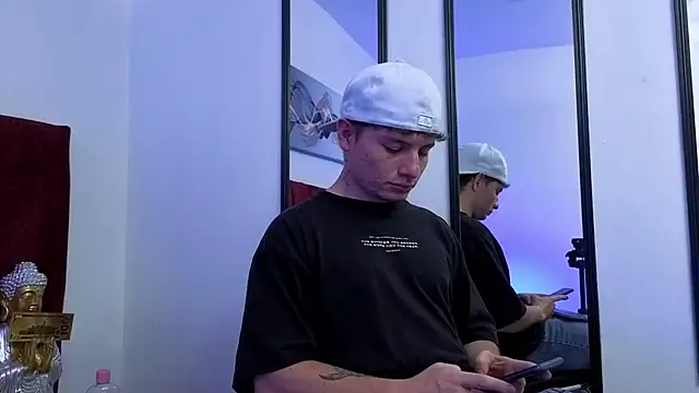 Leoo Miller online show from March 24, 4:17 am