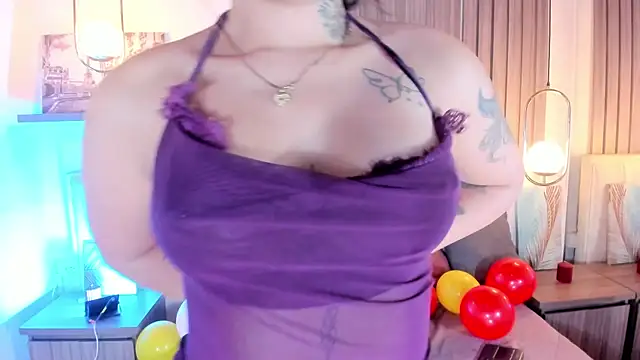 Snapshot of Yaramooun chatting on February 28, 1:12 pm Yaramooun online show from February 28, 1:12 pm