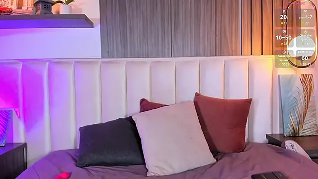 Snapshot of Yaramooun chatting on April 6, 12:39 pm Yaramooun online show from April 6, 12:39 pm