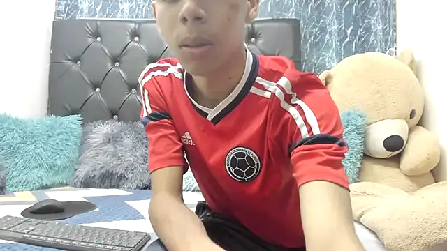 sexyboys cutex18 online show from November 26, 9:38 pm