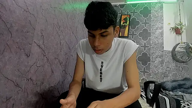 sexyboys cutex18 online show from February 17, 11:44 pm