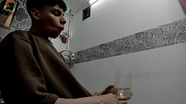 sexyboys cutex18 online show from February 26, 3:05 am