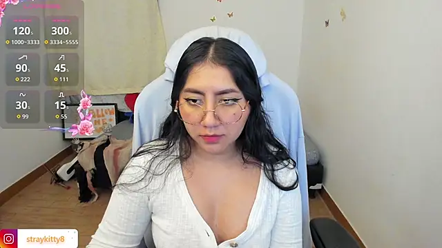 LoveLyy- online show from October 13, 9:15 pm