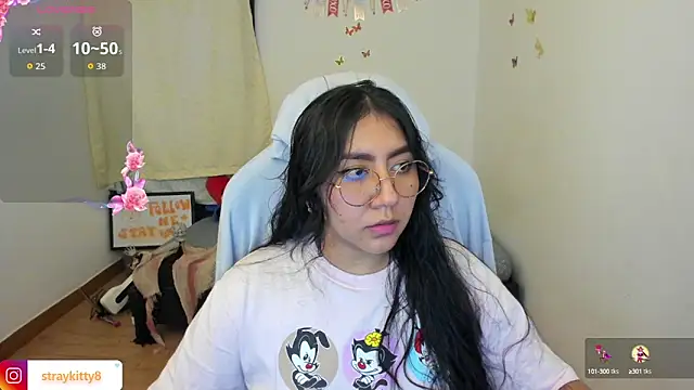 LoveLyy- online show from October 15, 9:04 pm