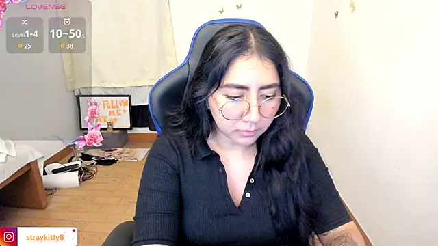 LoveLyy- online show from June 2, 11:18 pm