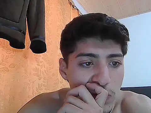 Snapshot of JULIANGREY chatting on October 5, 8:29 pm JULIANGREY online show from October 5, 8:29 pm