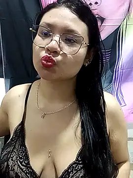 Snapshot of MaviEvil_ chatting on October 9, 11:19 am MaviEvil online show from October 9, 11:19 am