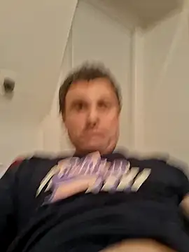 Snapshot of jfro553 chatting on April 7, 4:57 am jfro553 online show from April 7, 4:57 am