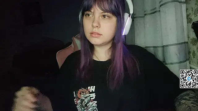 KristiBloom online show from February 14, 8:05 pm