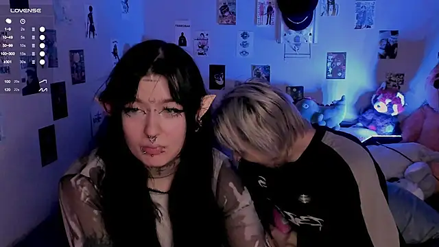 Snapshot of g4tito chatting on October 31, 4:35 am g4tito online show from October 31, 4:35 am