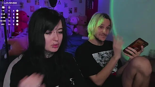 Snapshot of g4tito chatting on December 3, 8:34 am g4tito online show from December 3, 8:34 am