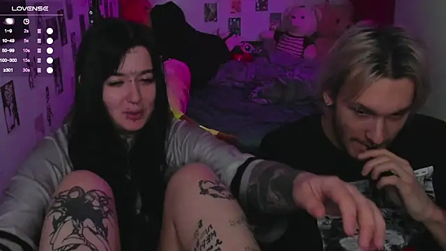 Snapshot of g4tito chatting on December 4, 5:39 am g4tito online show from December 4, 5:39 am