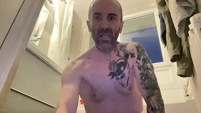 Snapshot of slave44nantes chatting on February 4, 6:52 am slave44nantes online show from February 4, 6:52 am