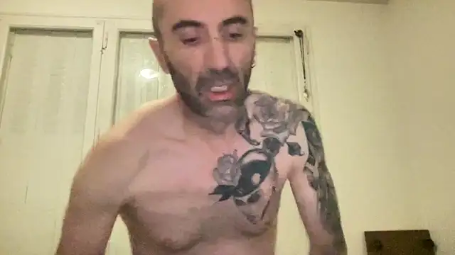 Snapshot of slave44nantes chatting on February 17, 5:37 am slave44nantes online show from February 17, 5:37 am