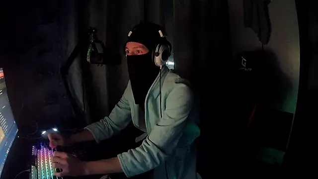 Snapshot of suicdemask chatting on February 19, 4:36 pm suicdemask online show from February 19, 4:36 pm