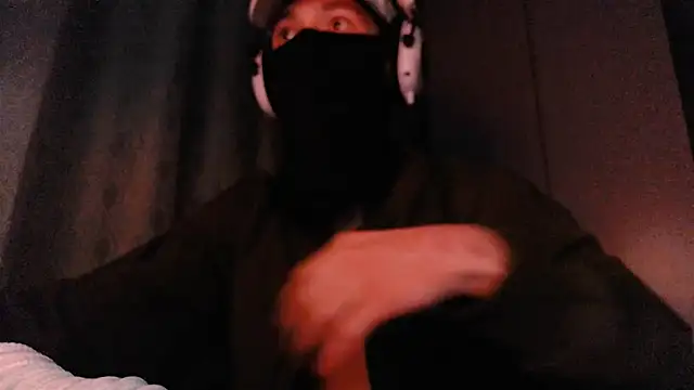 Snapshot of suicdemask chatting on March 11, 5:52 pm suicdemask online show from March 11, 5:52 pm