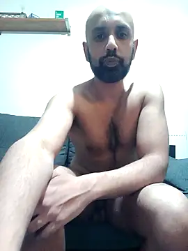 Snapshot of T1T012 chatting on February 8, 1:53 am T1T012 online show from February 8, 1:53 am