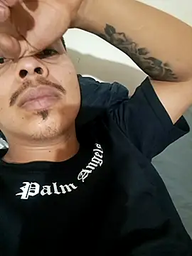 Snapshot of pollito_frito chatting on October 5, 11:35 pm pollito frito online show from October 5, 11:35 pm