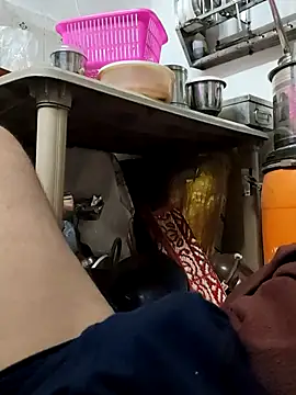 Snapshot of deepti_07 chatting on October 9, 12:03 pm deepti 07 online show from October 9, 12:03 pm