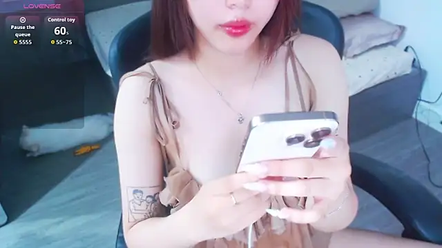 Snapshot of mystica-myst chatting on April 2, 5:38 am mystica-myst online show from April 2, 5:38 am