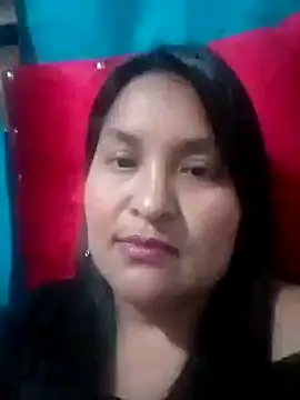 Snapshot of lucia00xx chatting on October 13, 12:43 am lucia00xx online show from October 13, 12:43 am