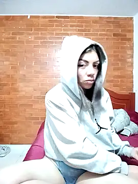 Snapshot of Saray_1-2 chatting on October 31, 5:19 am Saray 1-2 online show from October 31, 5:19 am