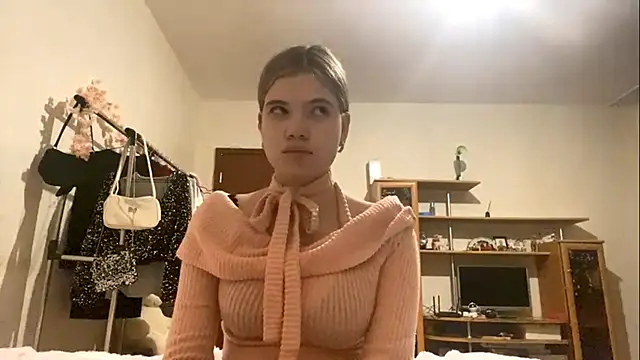 AlmetaBradicich online show from December 4, 3:54 pm