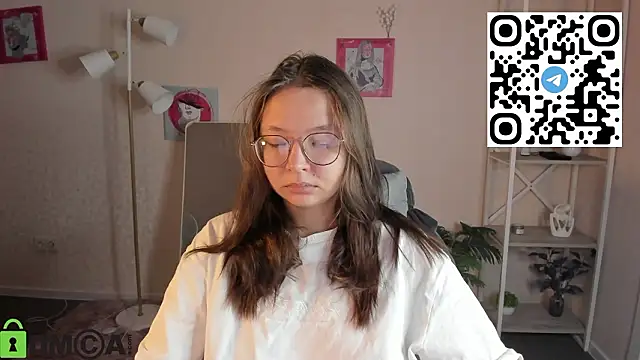 Nuura Moore online show from February 5, 12:59 am