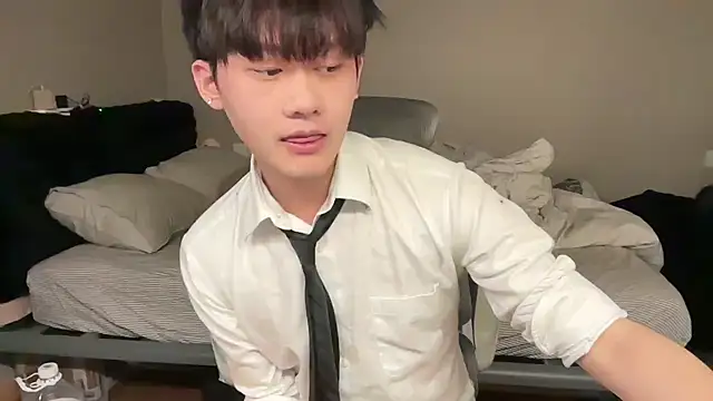 Snapshot of iambennet chatting on February 7, 3:05 pm iambennet online show from February 7, 3:05 pm