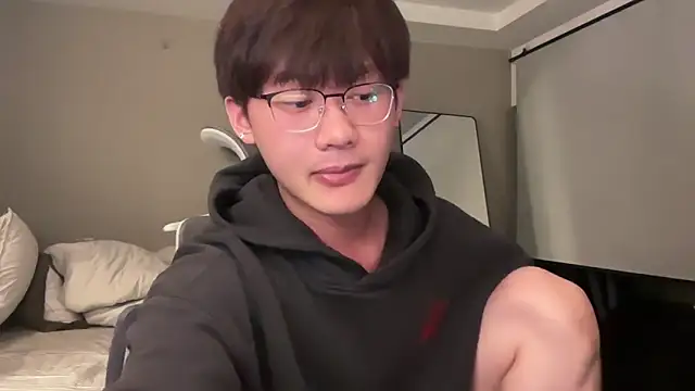 Snapshot of iambennet chatting on February 16, 1:40 pm iambennet online show from February 16, 1:40 pm