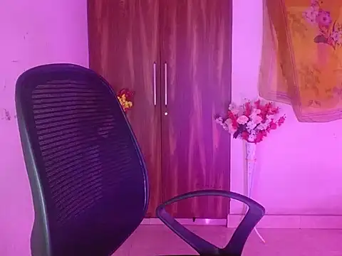 Roiseeee online show from May 4, 5:25 am
