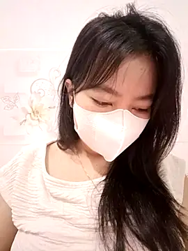 Snapshot of Xuka203 chatting on November 10, 2:43 am Xuka203 online show from November 10, 2:43 am