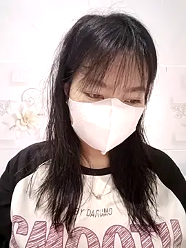 Snapshot of Xuka203 chatting on December 3, 1:02 am Xuka203 online show from December 3, 1:02 am